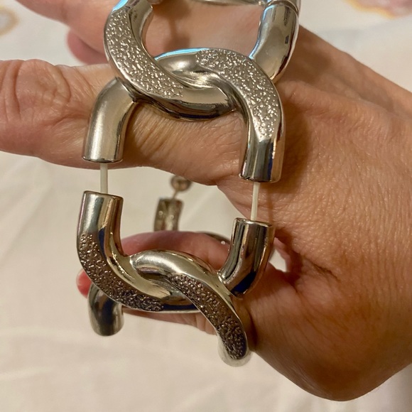Forever 21 Large chunky Cuff bracelet.  silver tone. - Picture 4 of 16